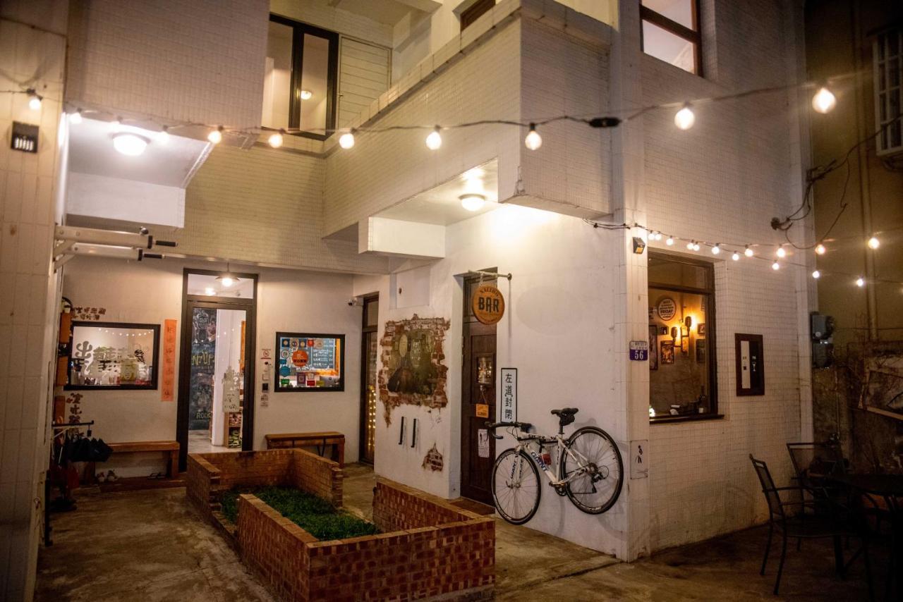 框框背包客棧 Kuang Kuang Hostel Longjing Экстерьер фото